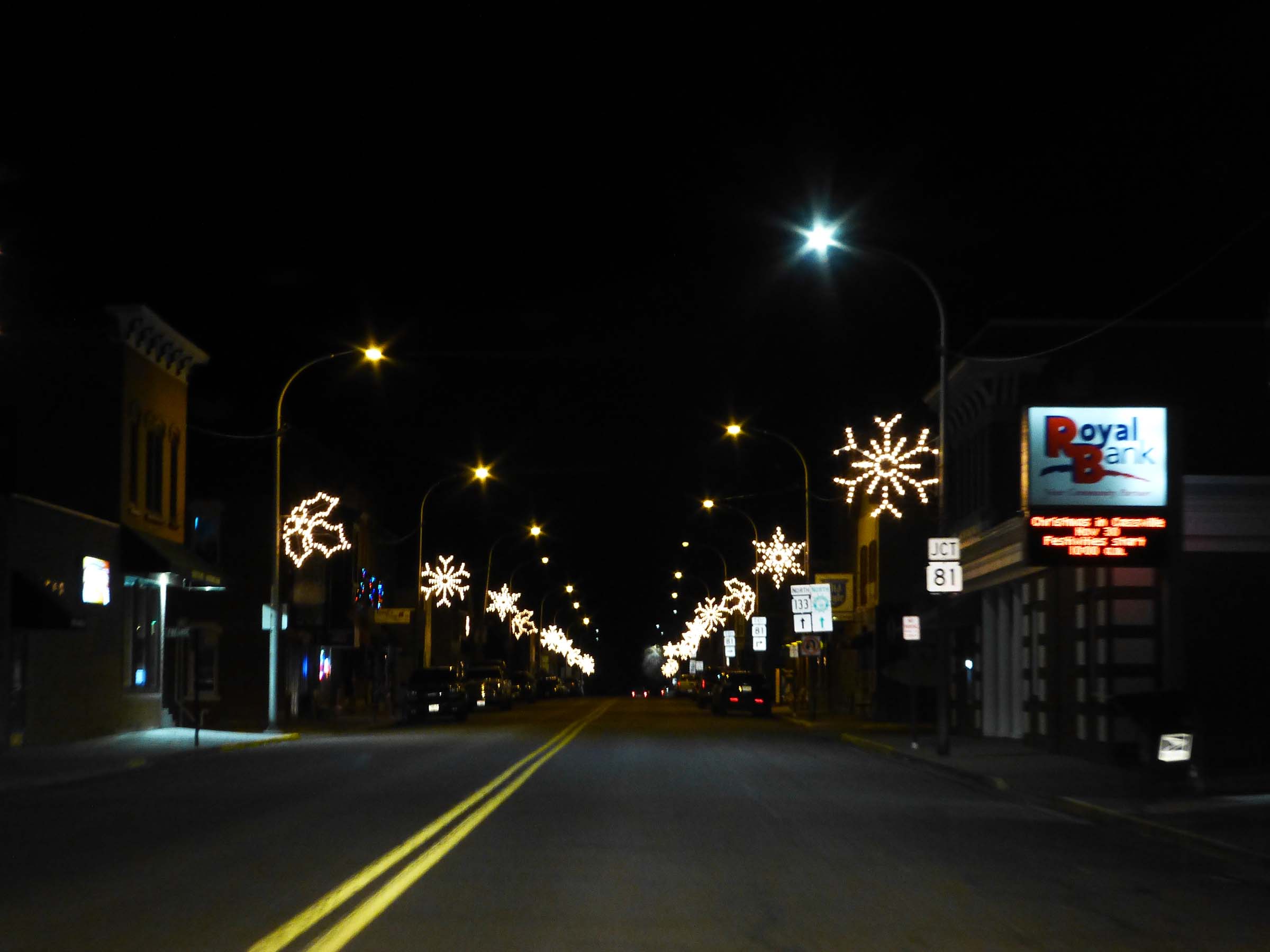 27 Nov Getting ready for Christmas in Cassville