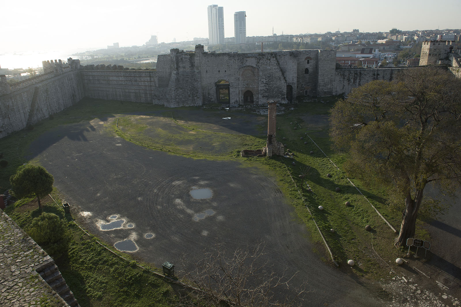Yedikule View from East tower in 2012 6379