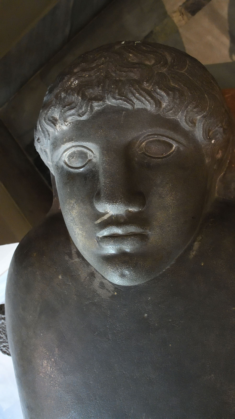 Istanbul Archaeological Museum Antropoid sarcophagus june 2019 2146.jpg