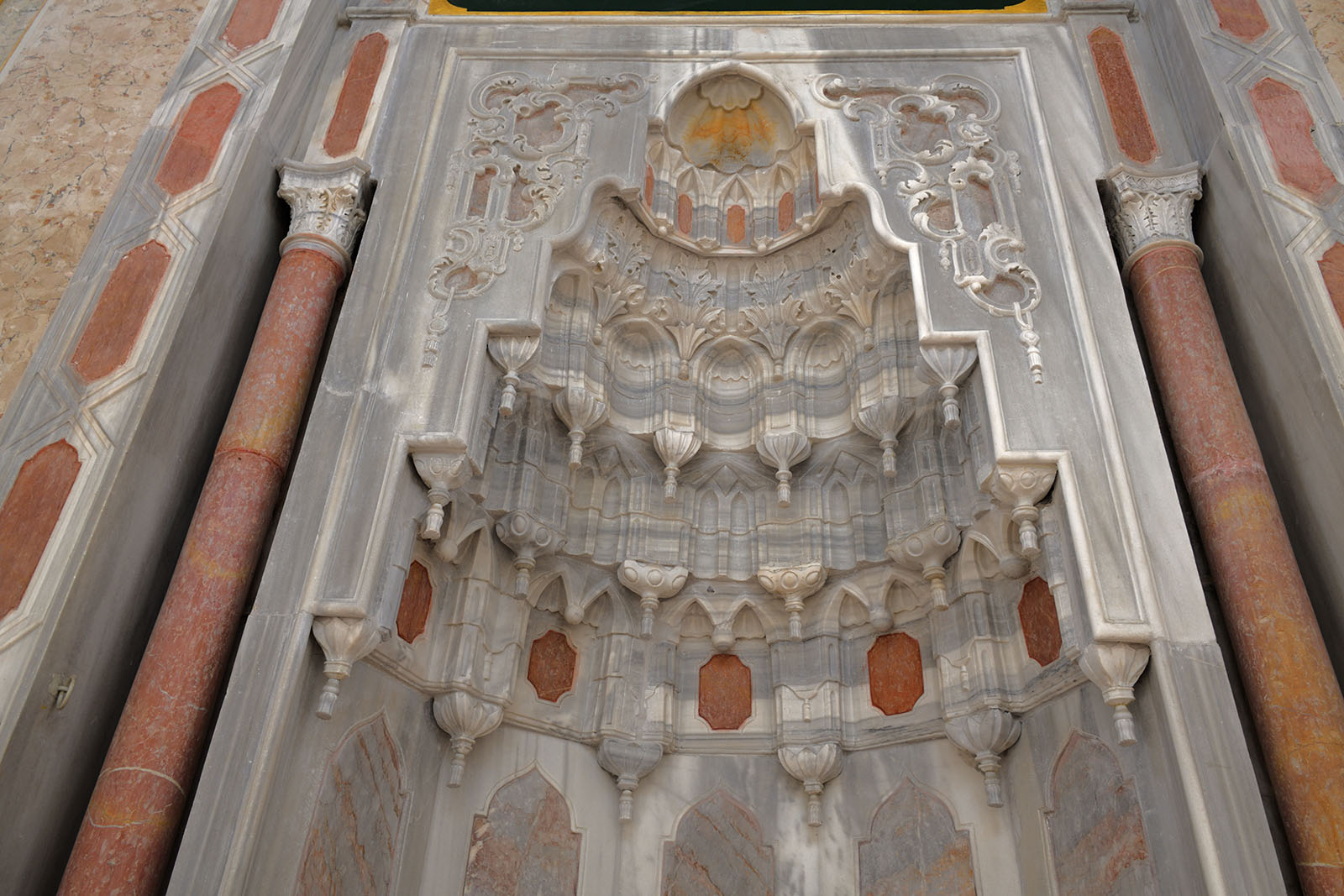 Istanbul Ortakoy Mosque oct 2019 7308.jpg