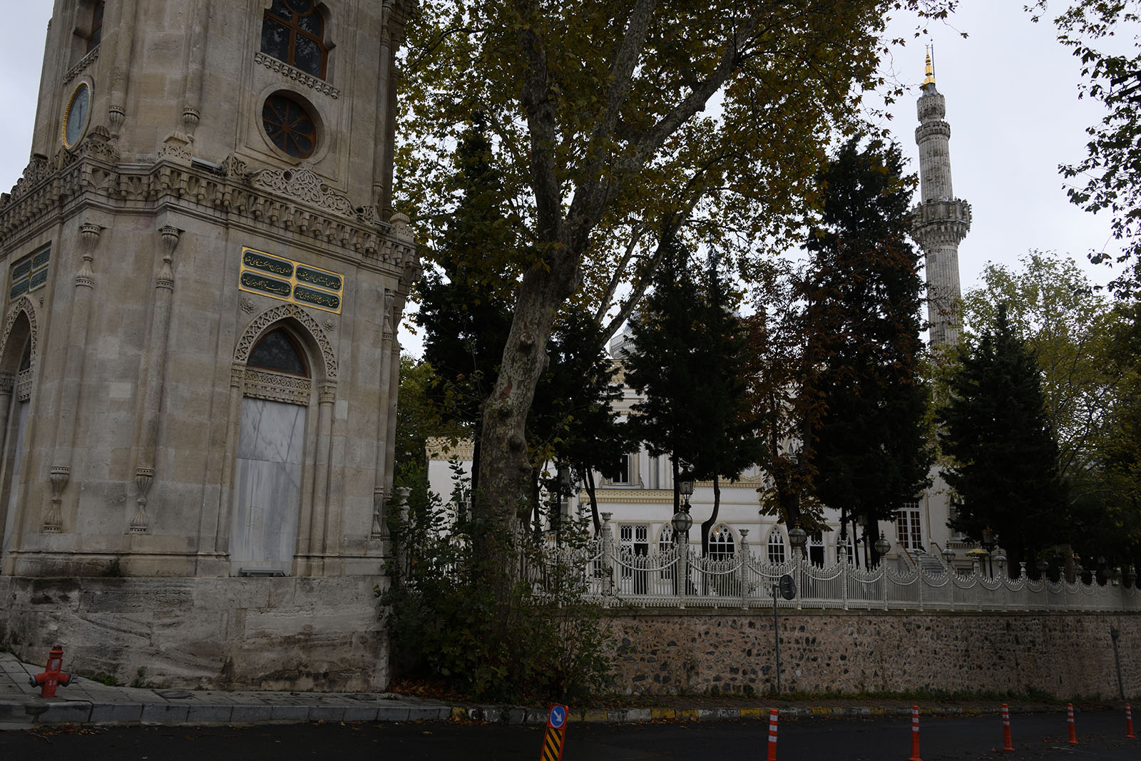 Istanbul Yildiz Hamidiye mosque oct 2019 7290.jpg