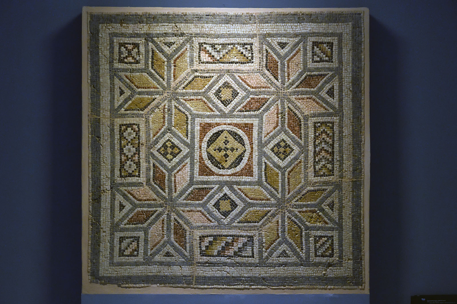 Gaziantep Zeugma museum Oceanus villa geometric mosaic sept 2019 4121.jpg