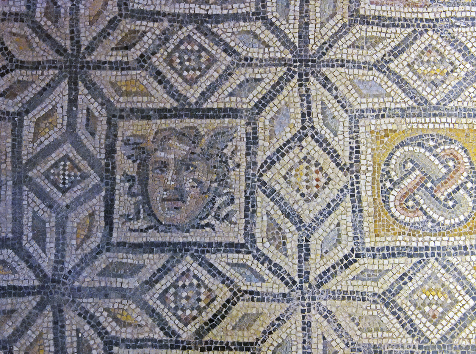 Antakya Archaeological Museum Dionysos and Ariadne mosaic sept 2019 5866.jpg