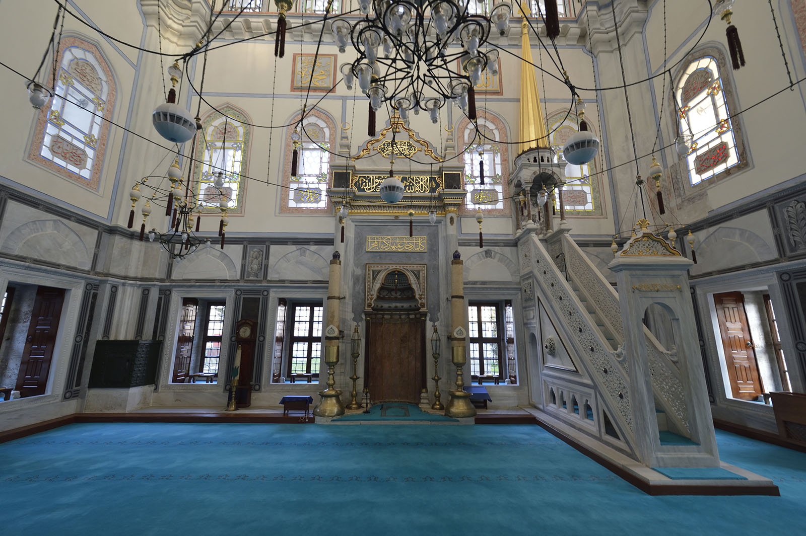 Istanbul Ayazma Mosque mihrab side 0649.jpg