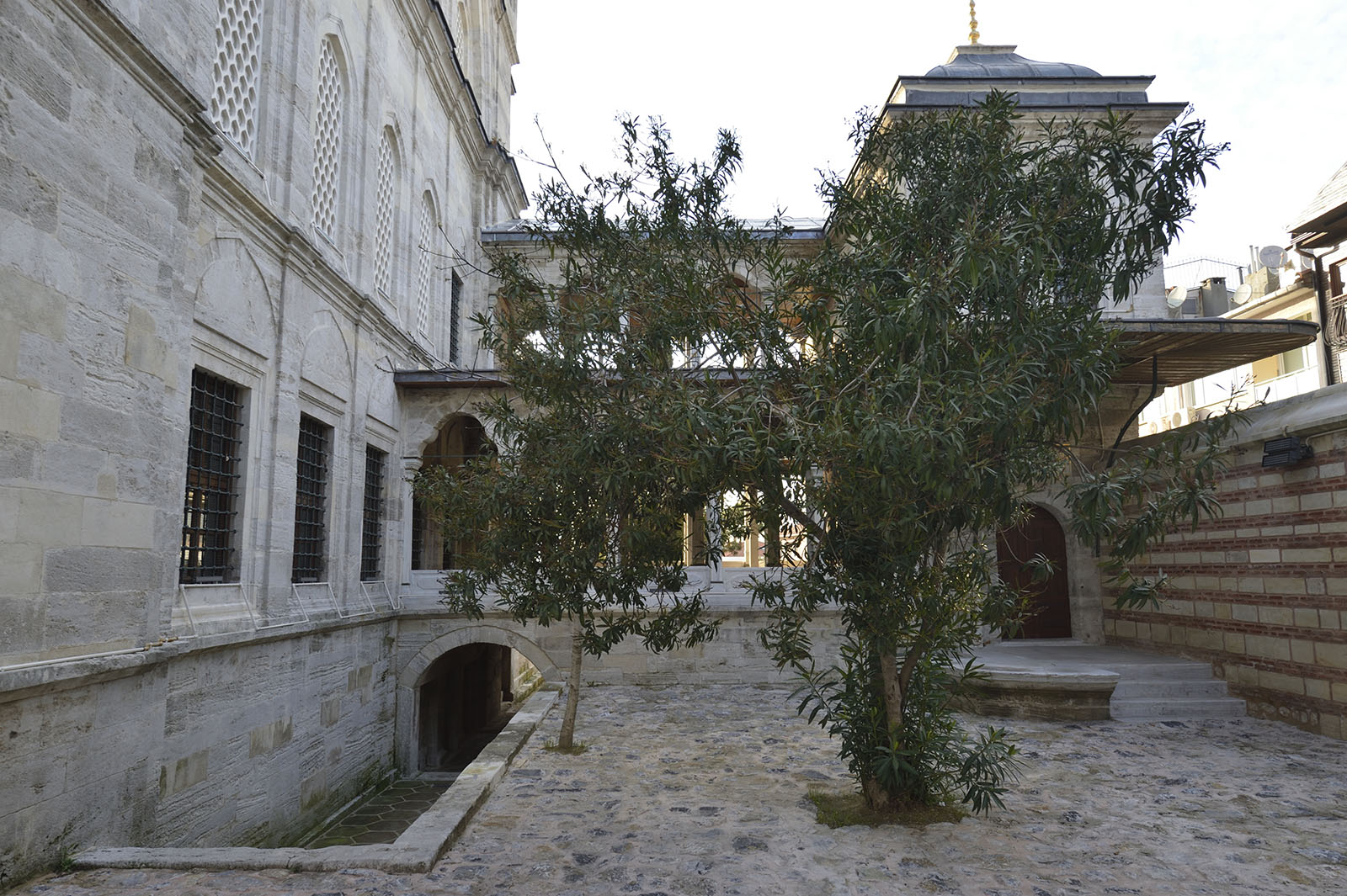 Istanbul Ayazma Mosque view of royal pavilion 0642.jpg