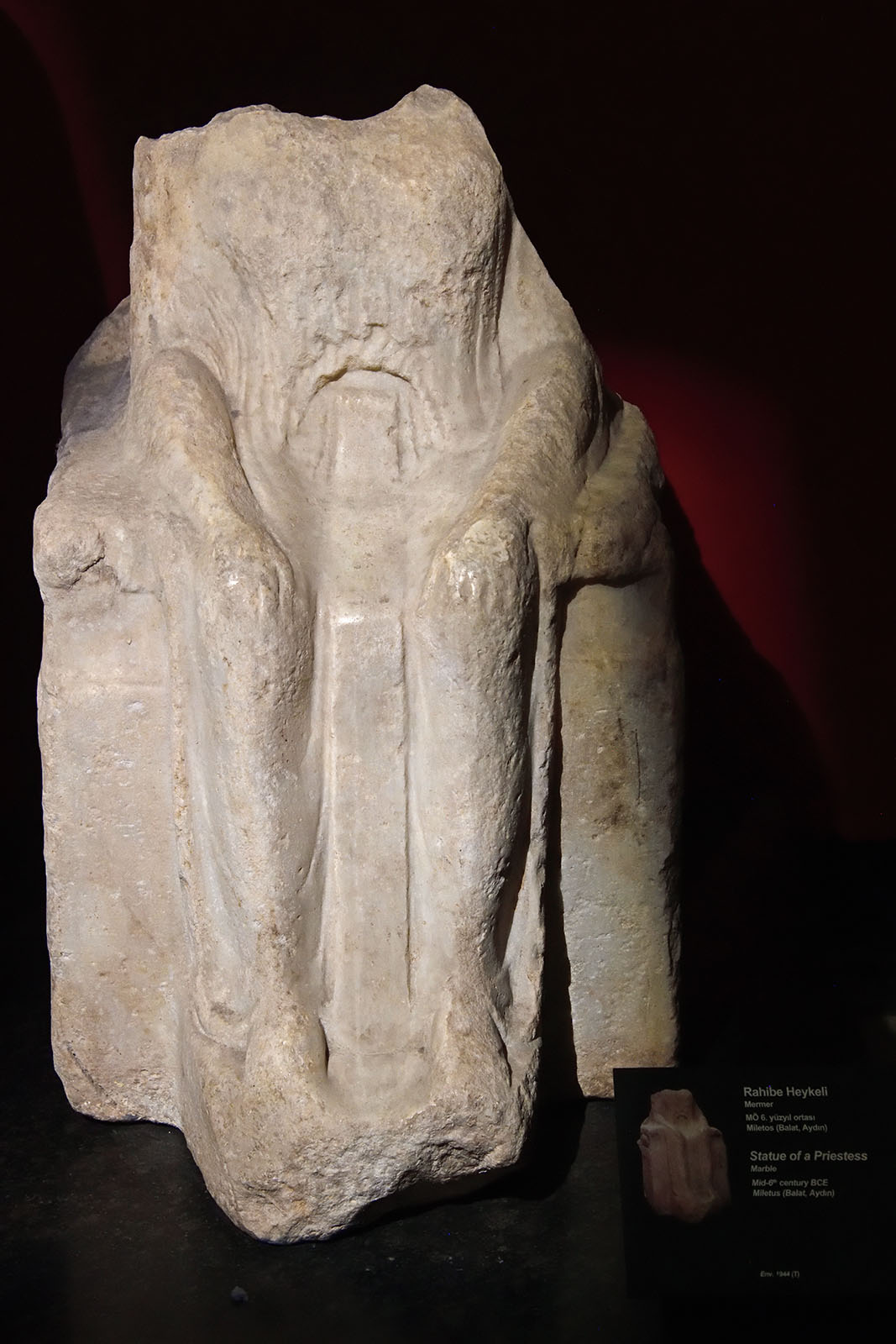 Istanbul Archaeology Museum Statue of a priestess Mid-6th C BCE Miletus 3533.jpg