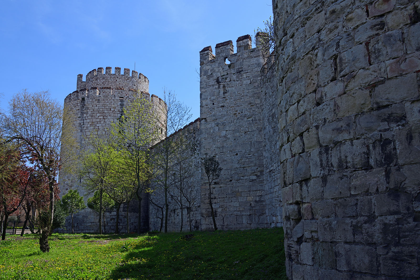 Istanbul Yedikule exterior North side 3126.jpg