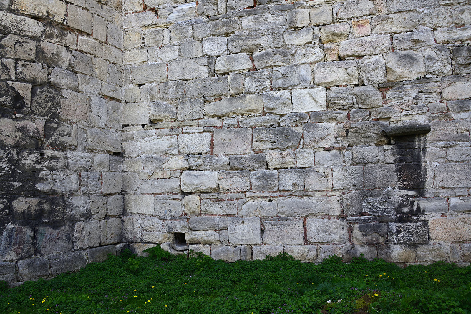 Istanbul Yedikule exterior North side 3125.jpg