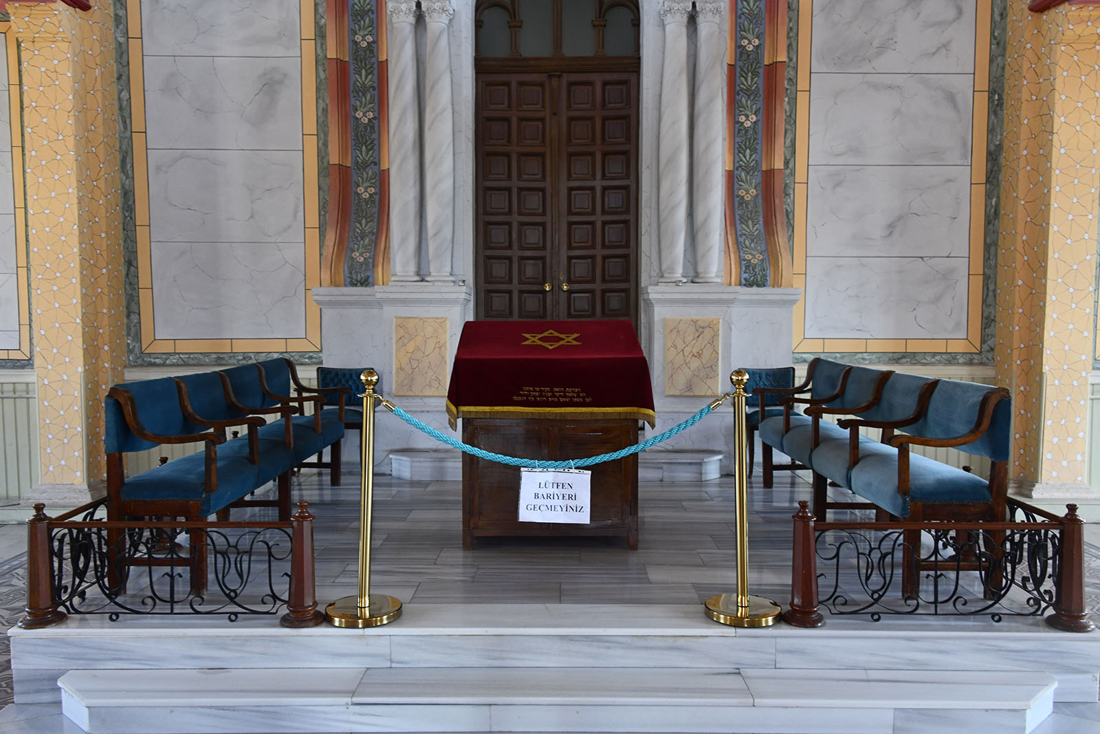 Grand Synagogue of Edirne Interior in 2024 6344.jpg