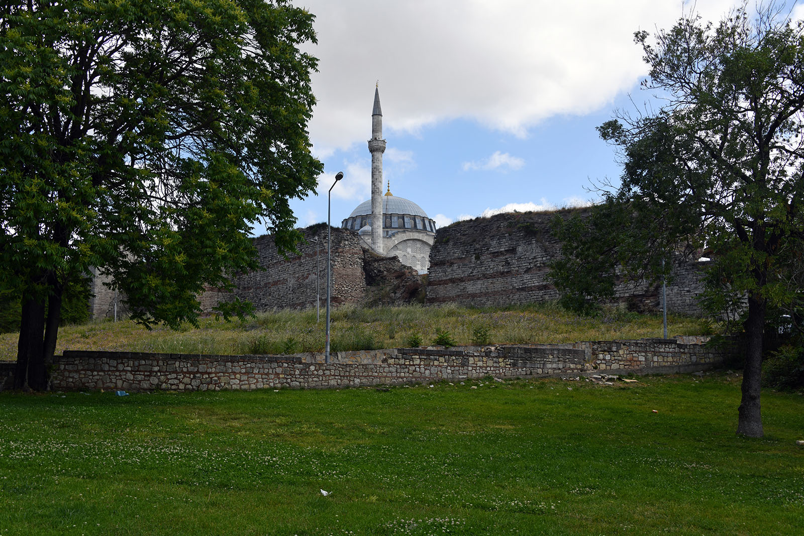 Istanbul Mihrimah Sultan Mosque (Edirnekapı) seen from Sulukule Caddesi outside the city walls in 2024 5364.jpg