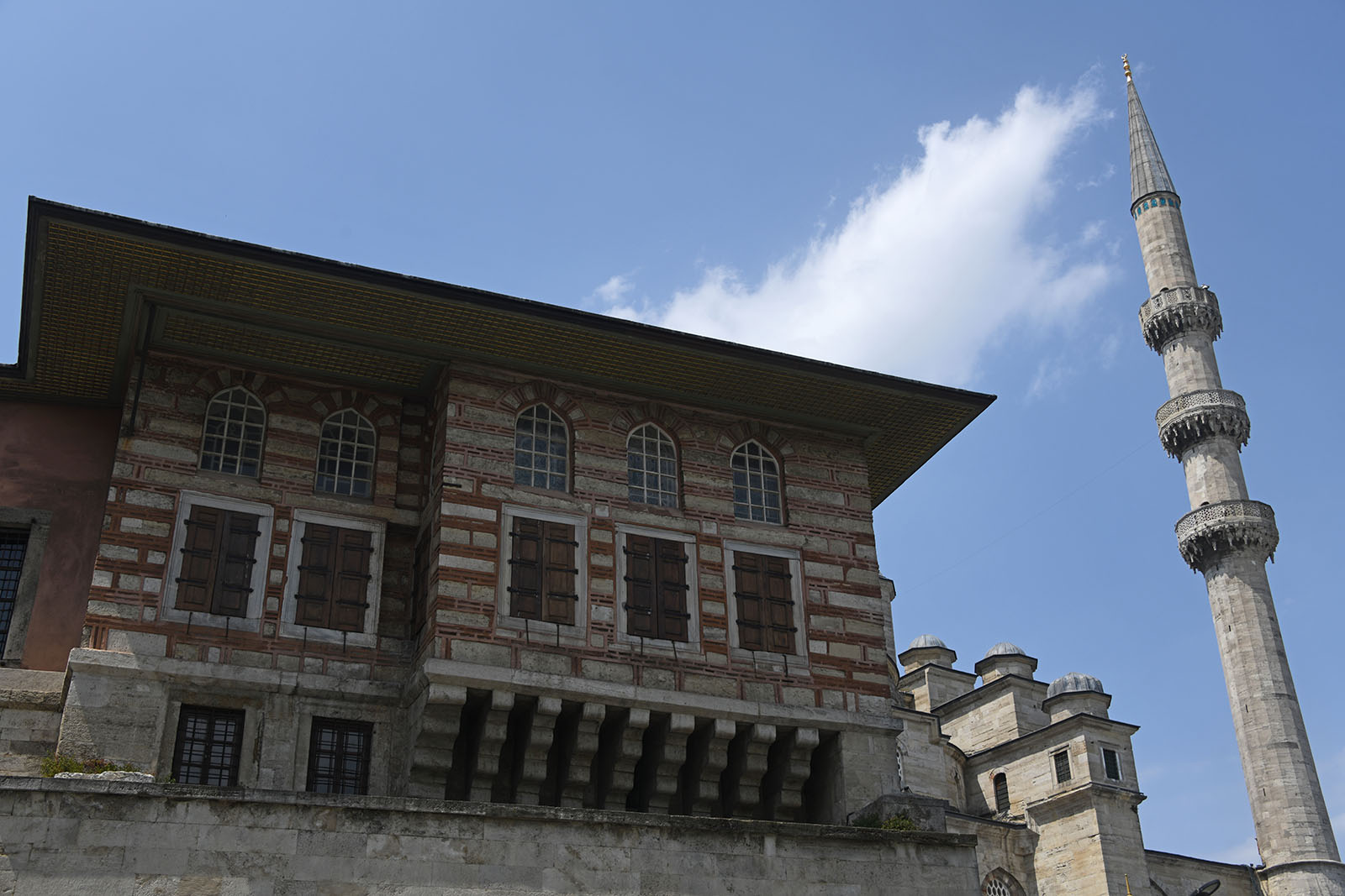 Sultans Pavilion at Yeni Camii Exterior NE side in 2024 5220.jpg