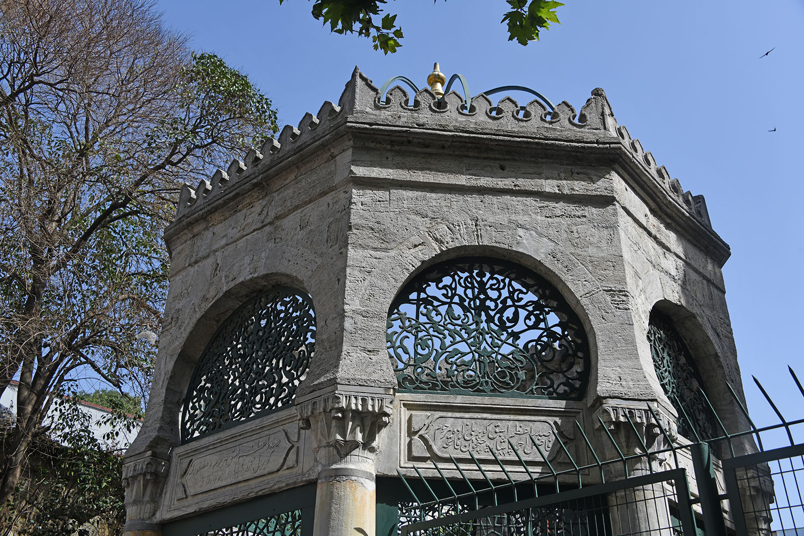 Istanbul Kprl Complex Trbe from courtyard in 2024 6682.jpg