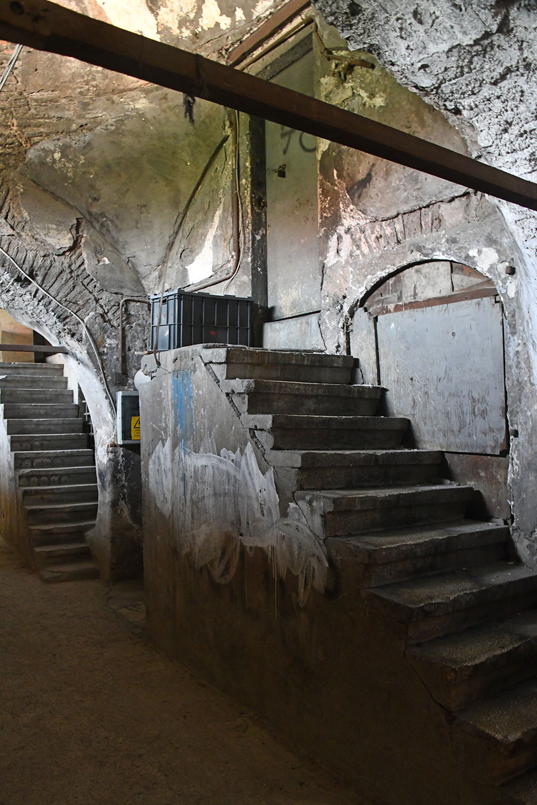 Valide Han Interior in 2024 6618.jpg