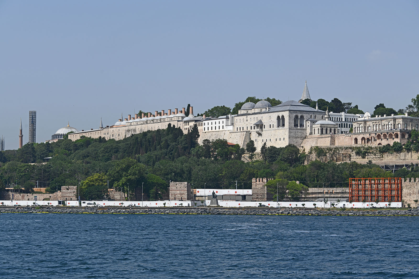 Topkapı Palace from the Bosphorus in 2024 6700.jpg