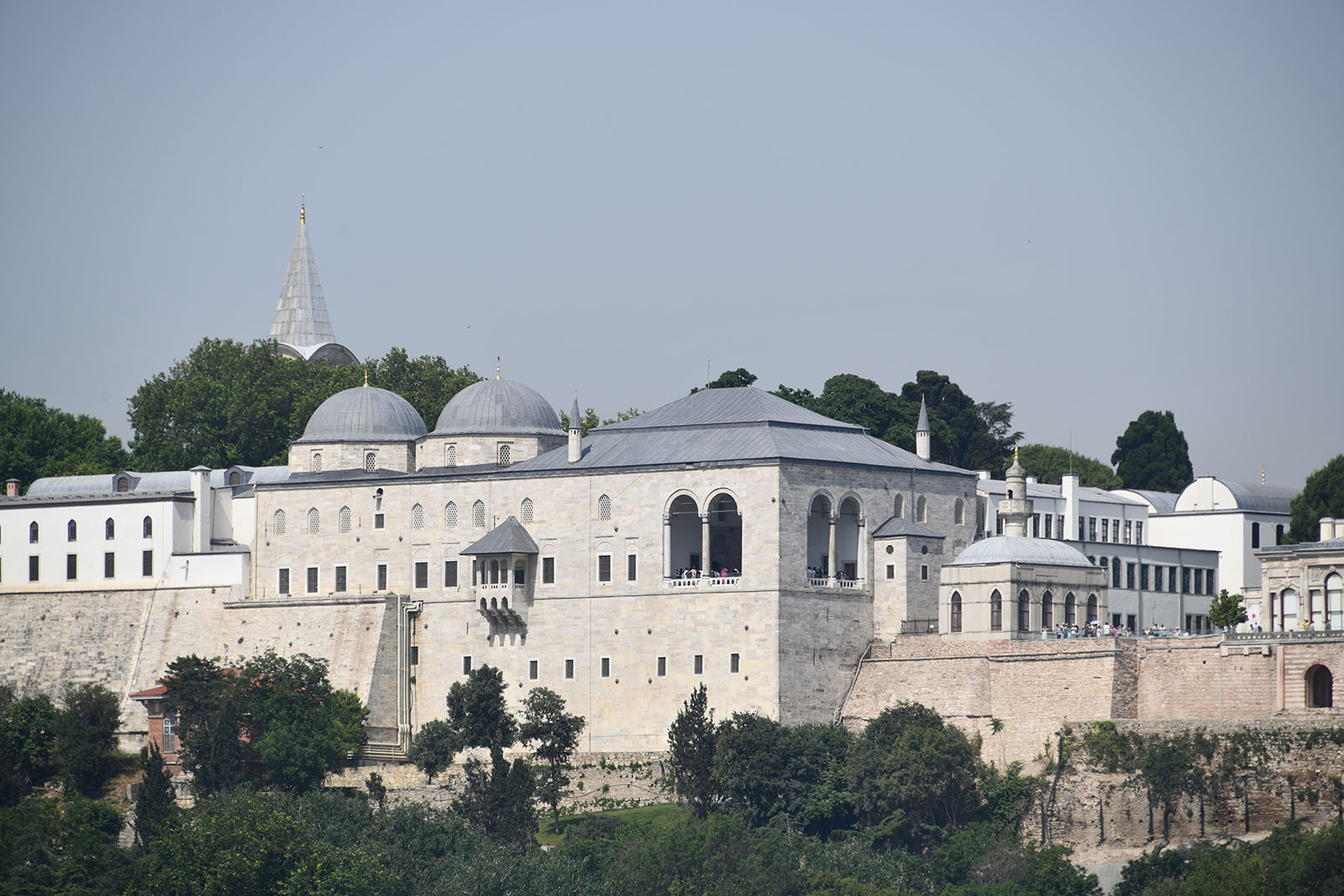 Topkapı Palace from the Bosphorus in 2024 6702.jpg