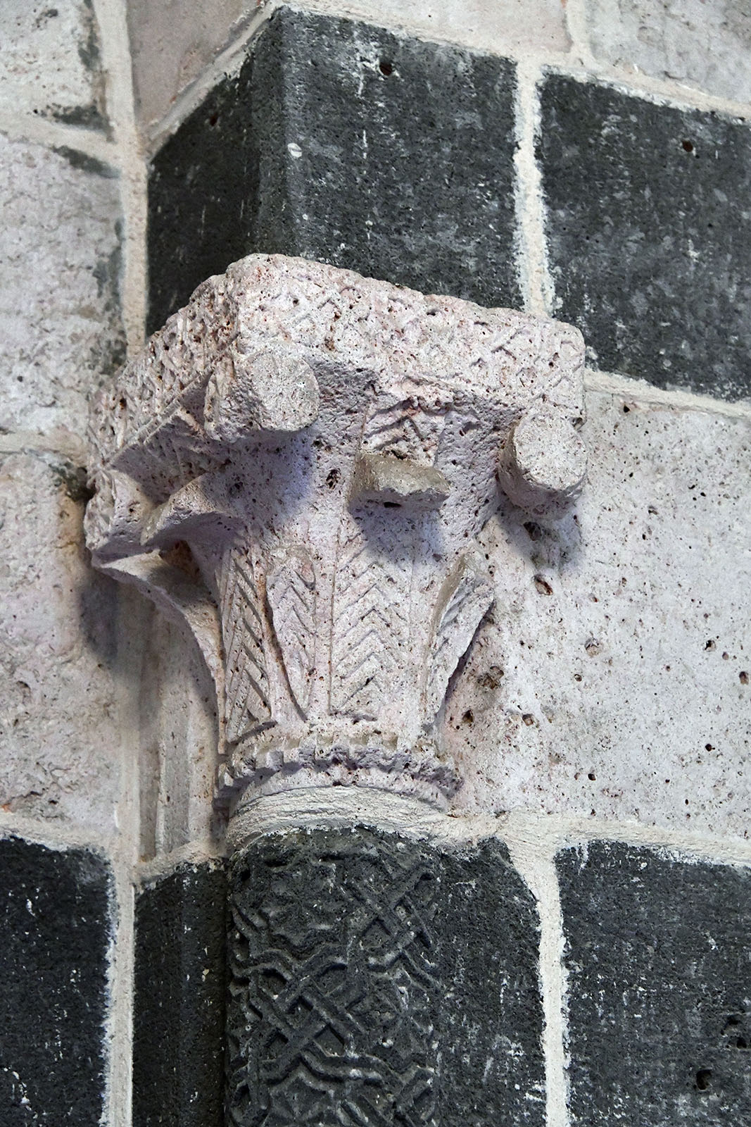 Diyarbakır Fatih Pasha Mosque Trbe of Osman Pasha in 2024 6956.jpg