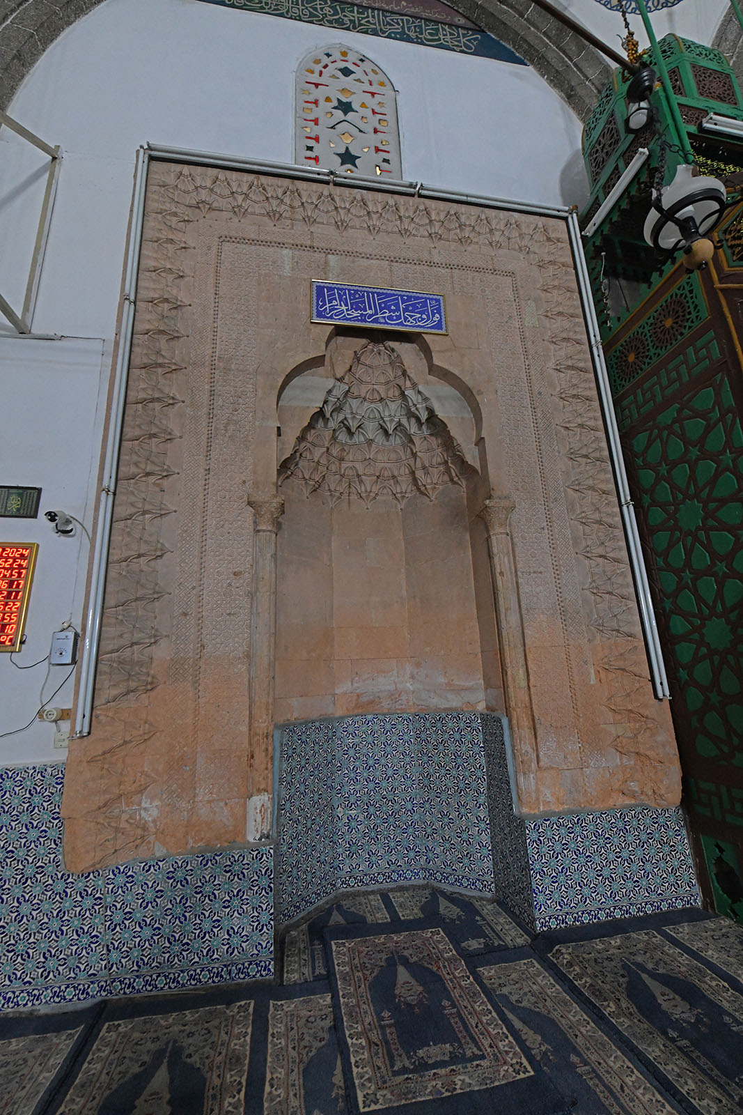Diyarbakır Iskender Paşa Mosque Interior Mihrab in 2024 0257.jpg