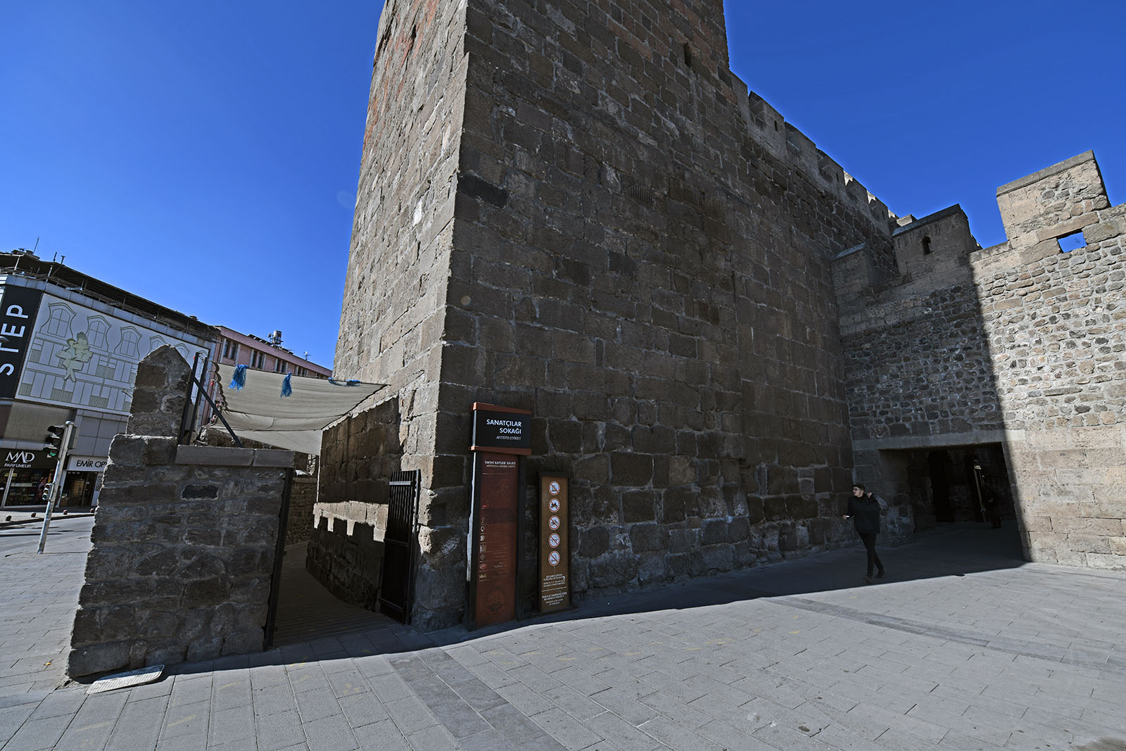 Kayseri Fortress Exterior Southeast side in 2024 0493.jpg