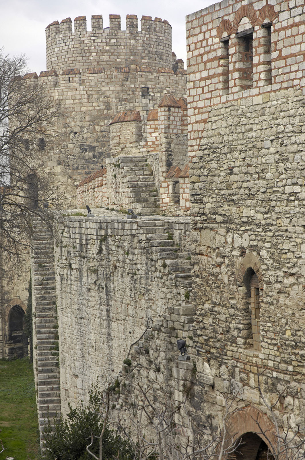 Yedikule Entrance gate from positions (south)east in 2006 3355