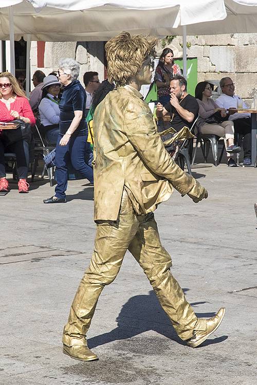 A street mime in Porto