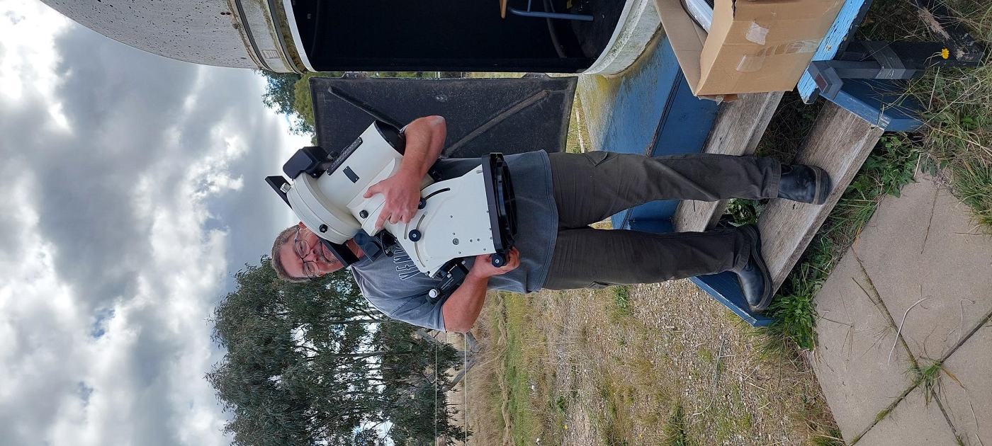 Removing around 50kg of mount for its new home in the mountains...bah! easy!