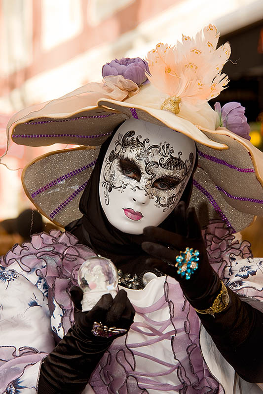 Costums_14.jpg