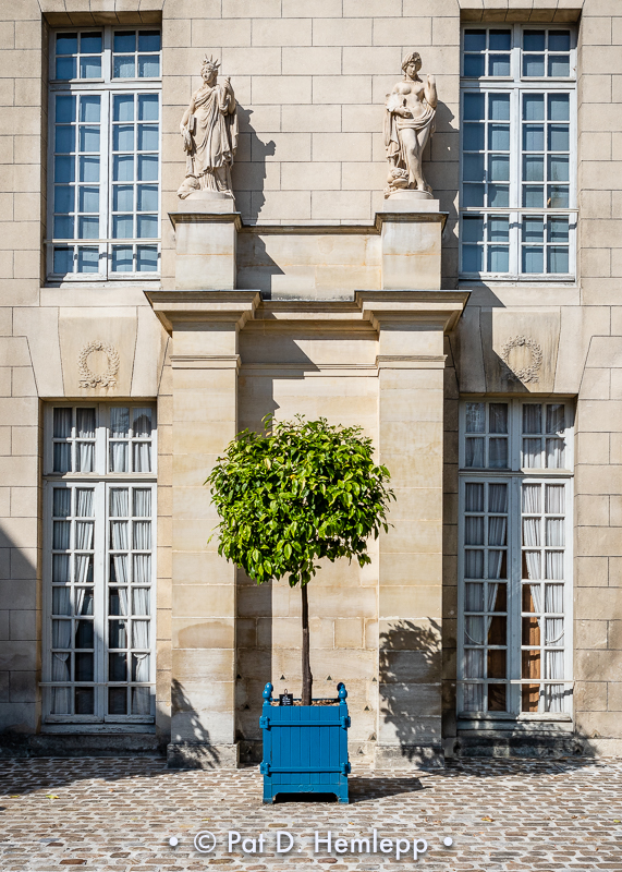 Statues and columns