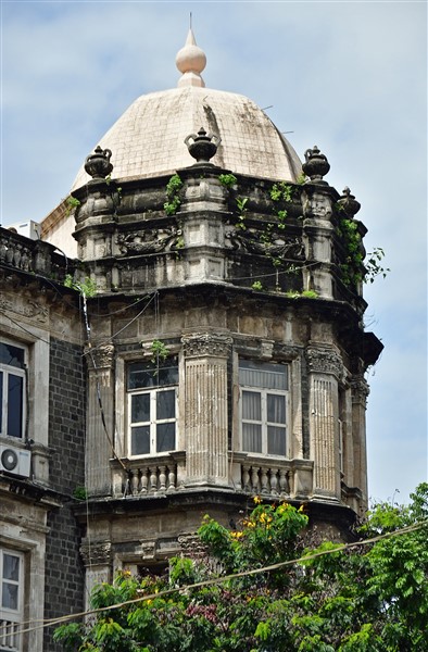 In the city - Colonial architecture - India_1_7699
