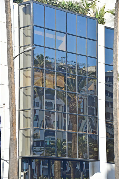 Reflection; Boulevard Moulay Youssef - Moroc 1617