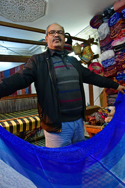 Displaying textiles - Moroc-3059