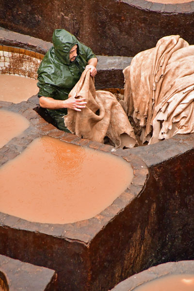 The Fez leather tannery - Moroc-3125