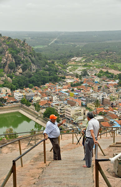 Climbing Vindhyagiri Hill - Brothers Bhuvenesh, Tushar - India-2-0920