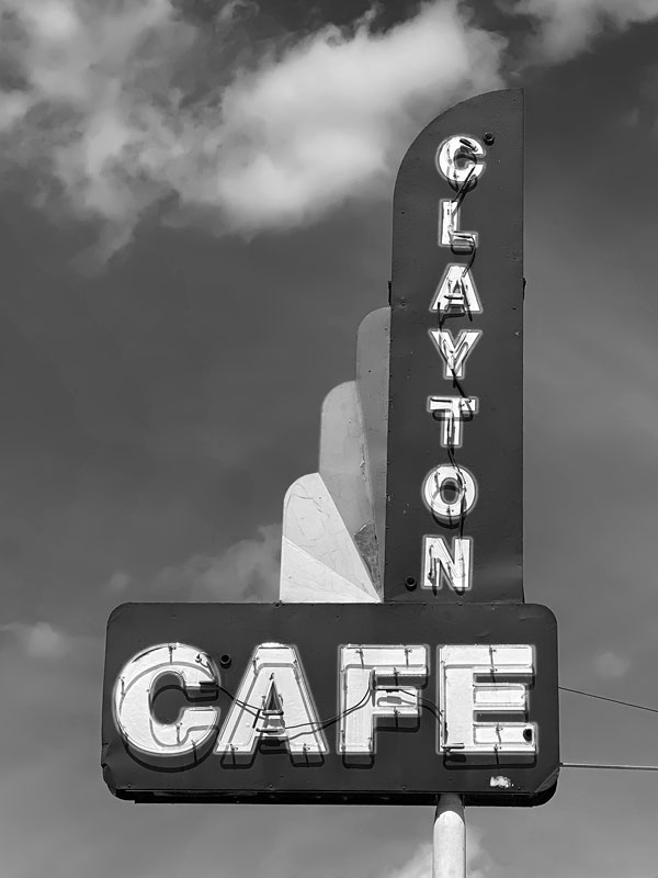 Clayton Cafe i5998bw