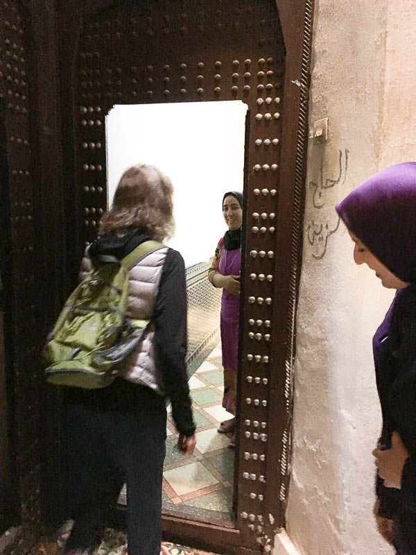 Entering the riad for our cooking class - 2019 04 01 - Moroc i0325