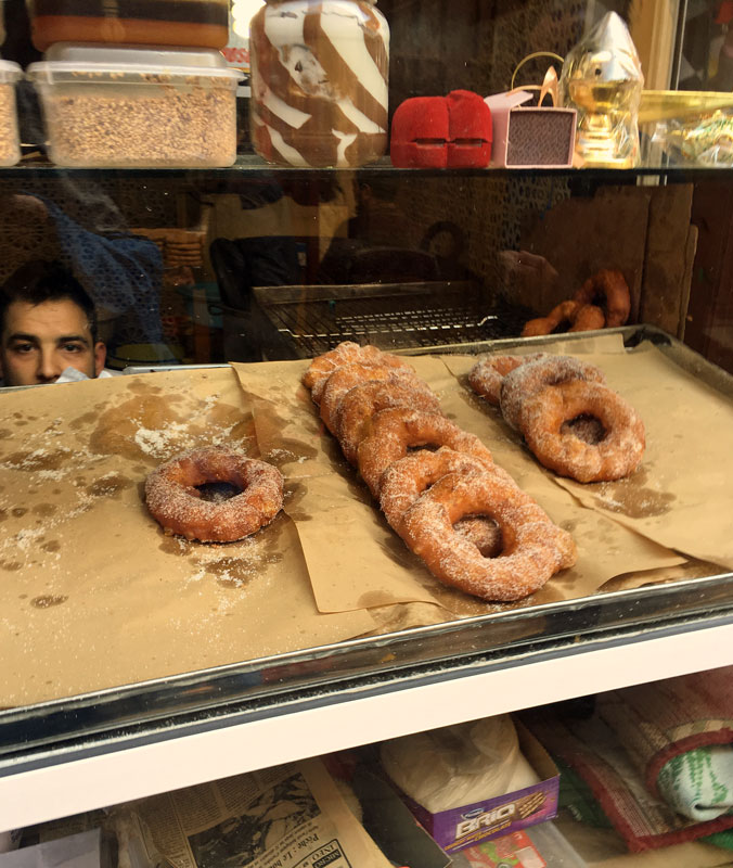 Donuts in the medina - Moroc-i0282