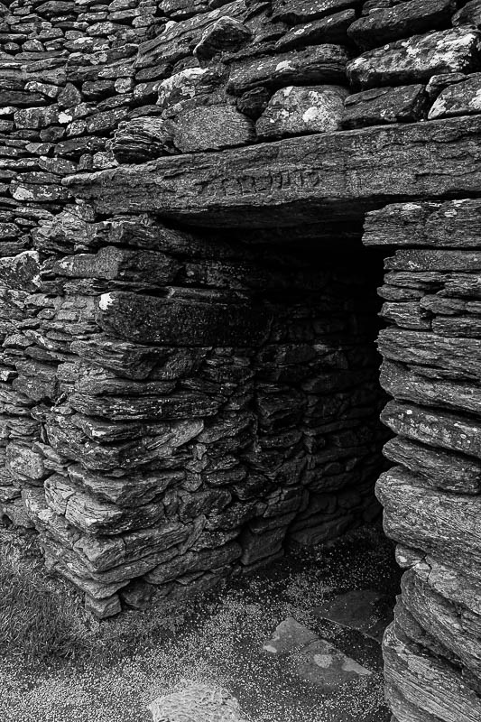 06 12 In the ring fort Grianan of Aileach  5021bw