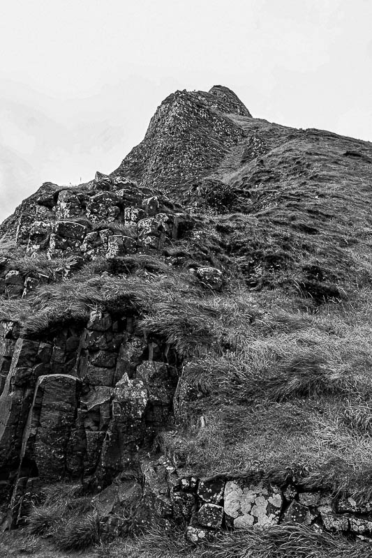 06 13 Highly fractured basalt columns at Giant's Causeway 5093-2bw