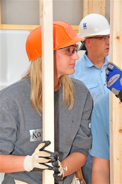 Student volunteer HH16 7085