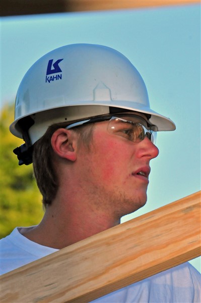 Student volunteer HH16 7097