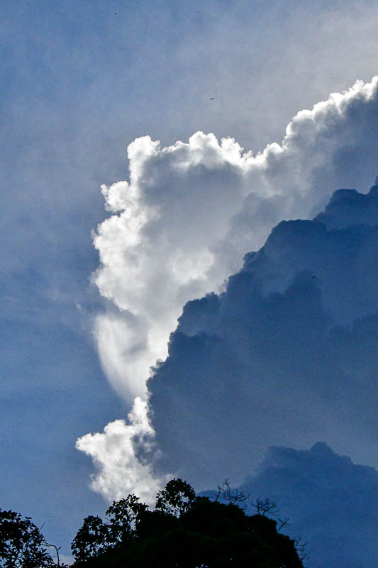 08 25 Tropical clouds over Sabah 4112