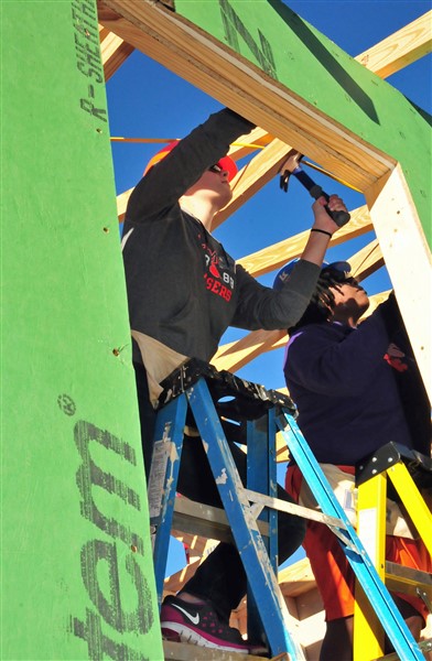 Student volunteers HH16 7143