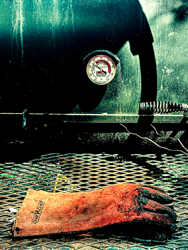 2024 07 06 Stick-burning BBQ smoker i6768