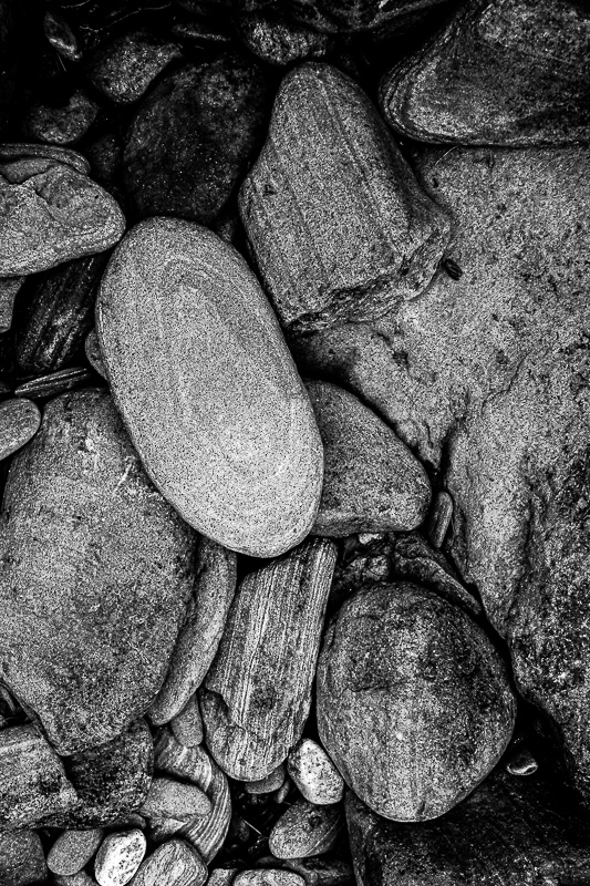 07 01 Clear water river stones 5980bw