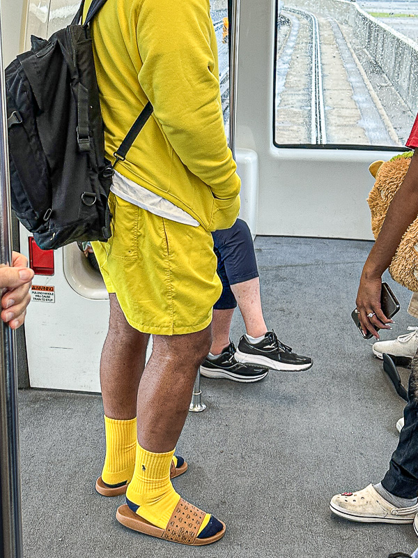 07 17 Dude in yellow i6896