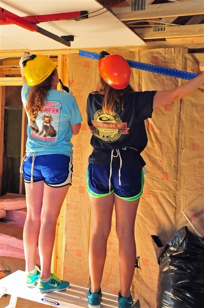Student volunteers HH16 7233