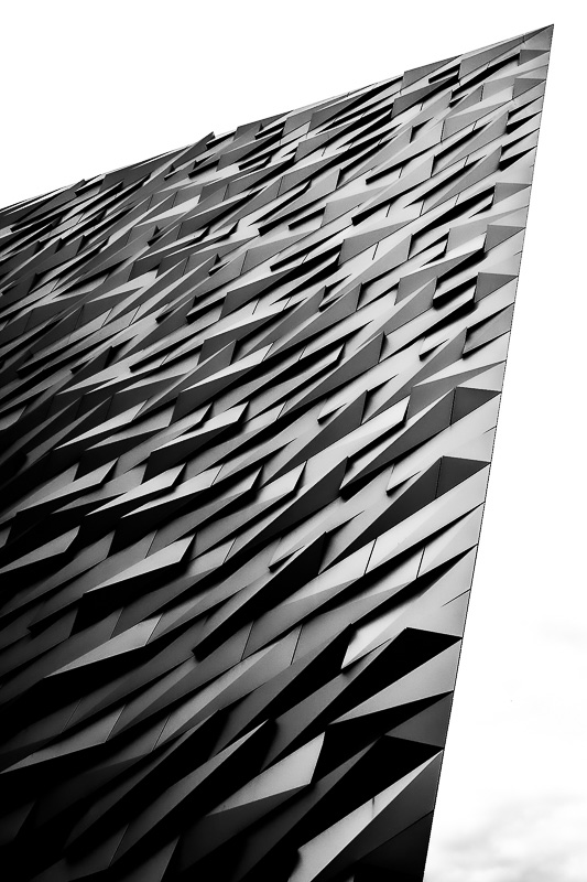 06 13 Titanic abstract sculpted building 5141