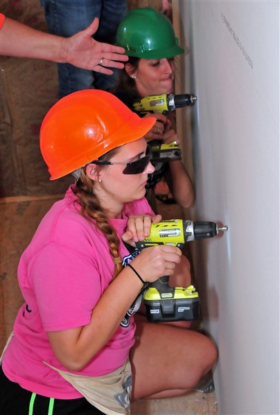 Student volunteers HH16 7252