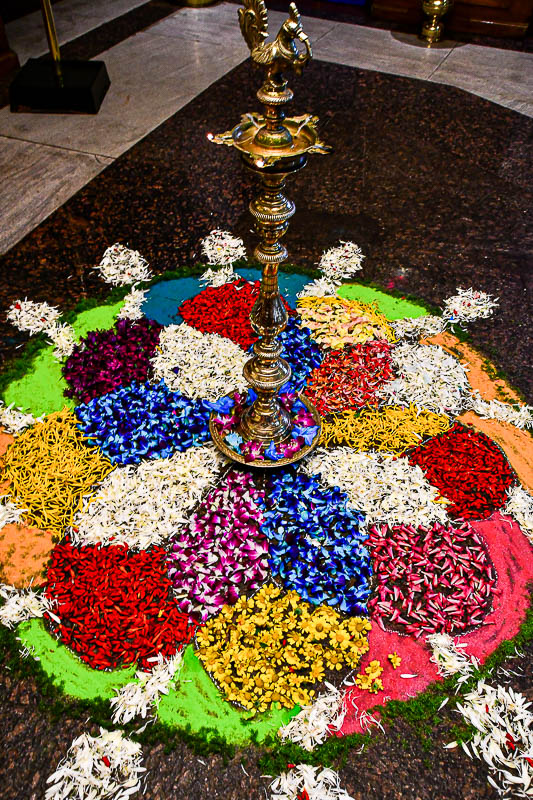 09 04 Hotel lobby flowers India-2-2321