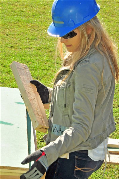 Student volunteer HH16 7370