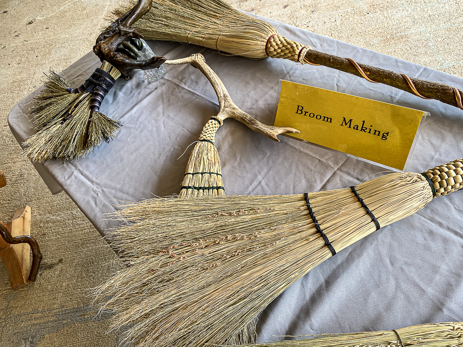 07 01 Broom making i1563